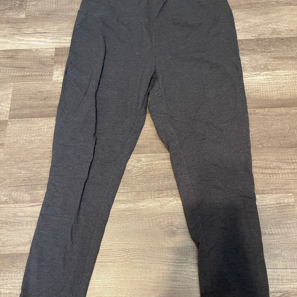 gray leggings